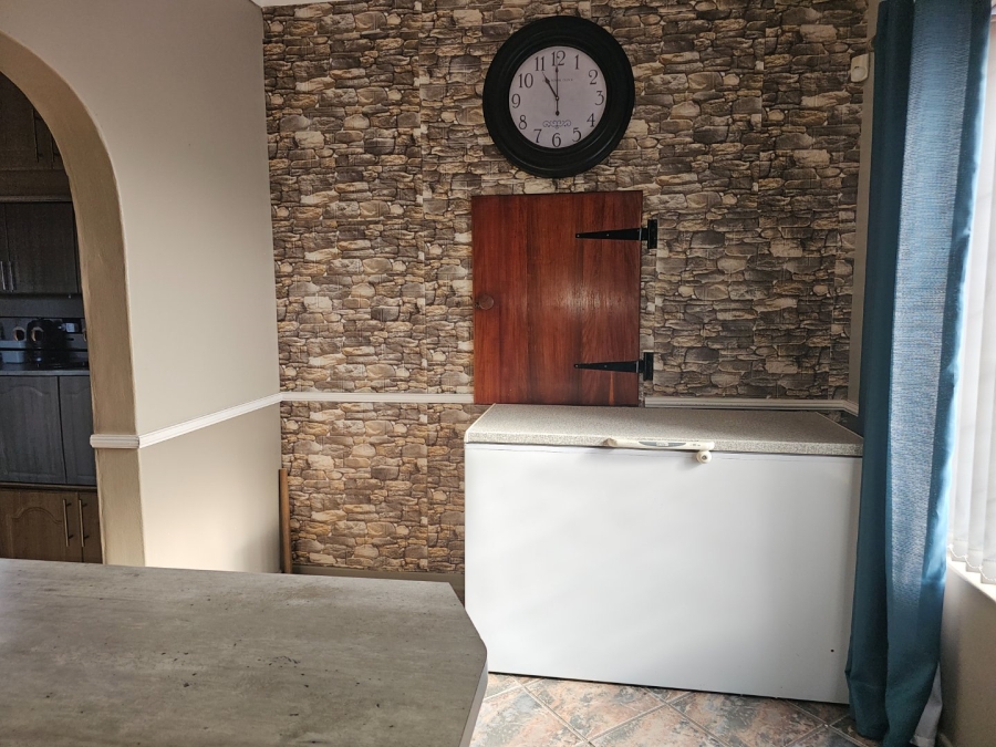 4 Bedroom Property for Sale in Heiderand Western Cape